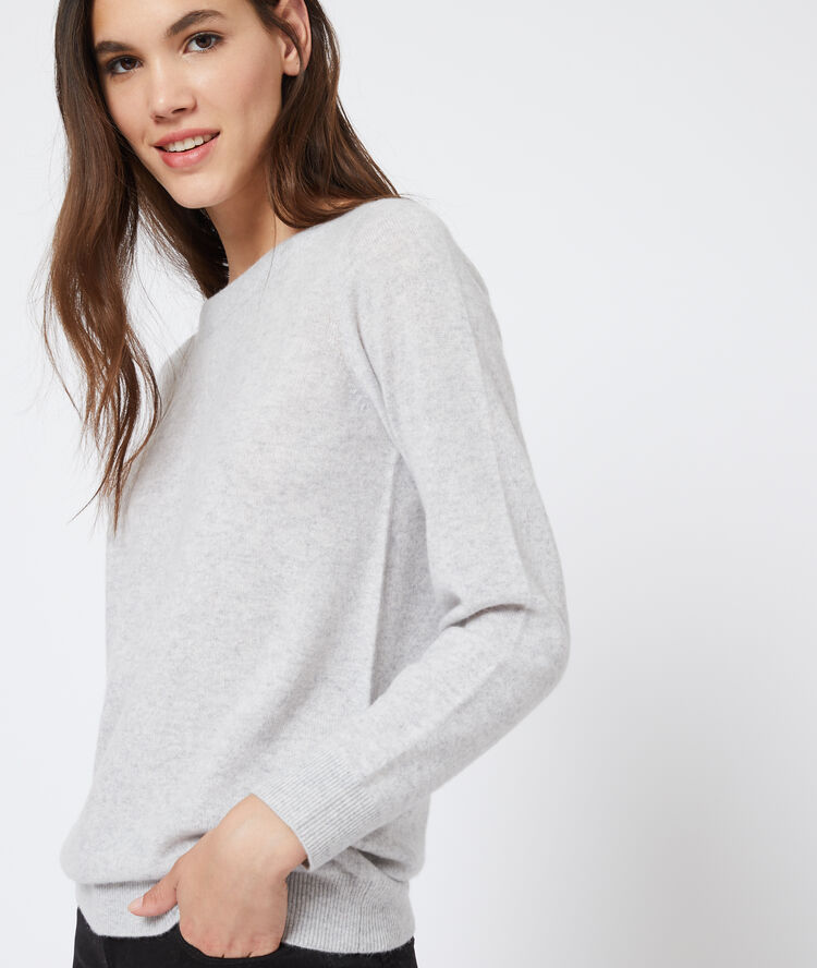 Pull col bateau en cachemire gris chine clair.