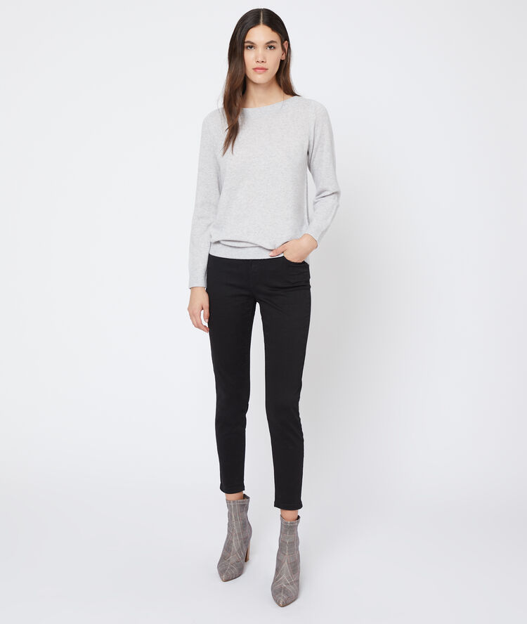 Pull col bateau en cachemire gris chine clair.