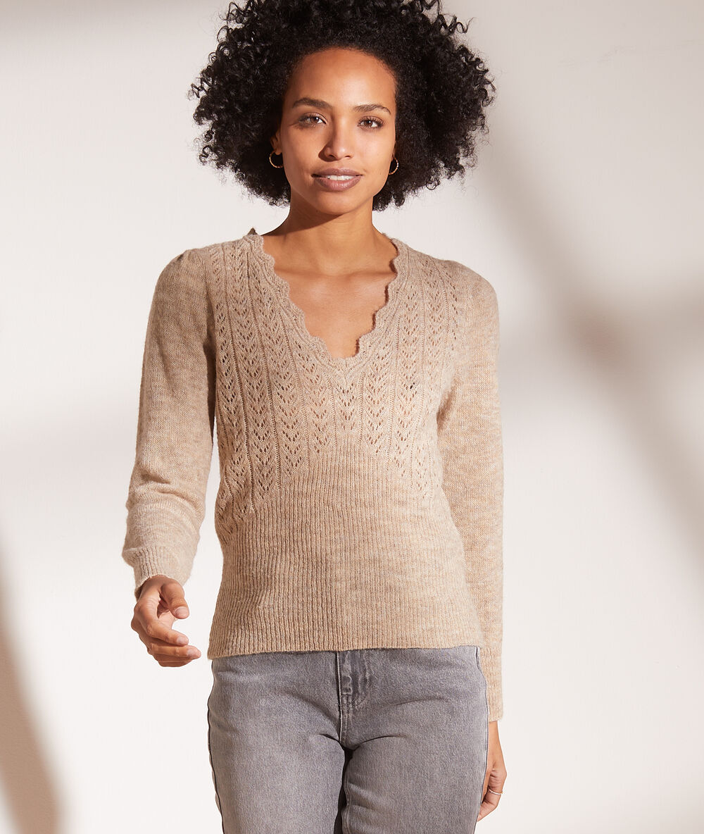 Pull pointelle col v sable.