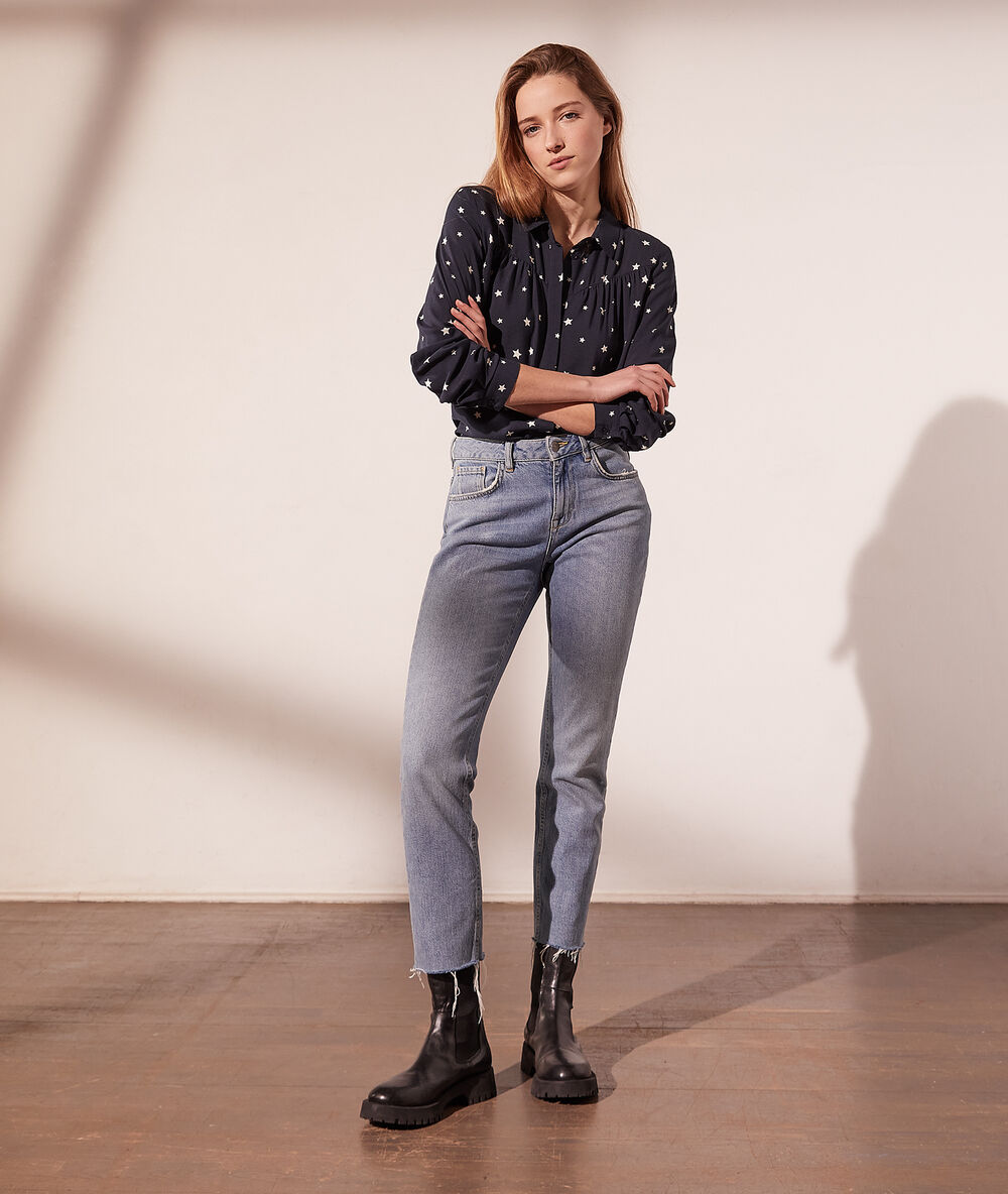 Chemise imprimé étoiles bleu marine.