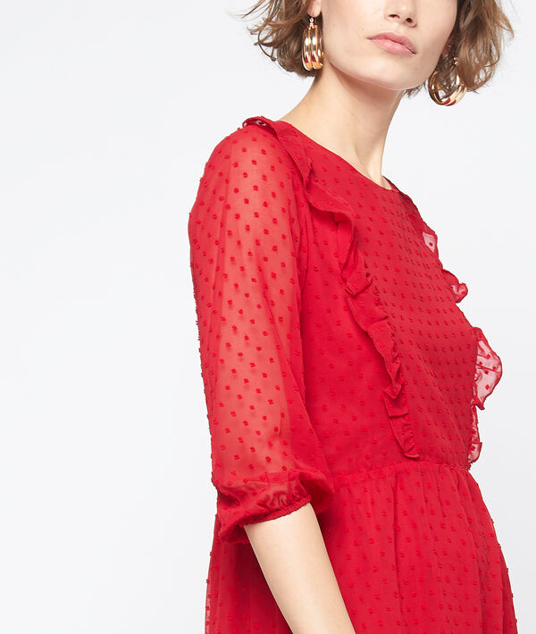 Robe longue en plumetis rouge.