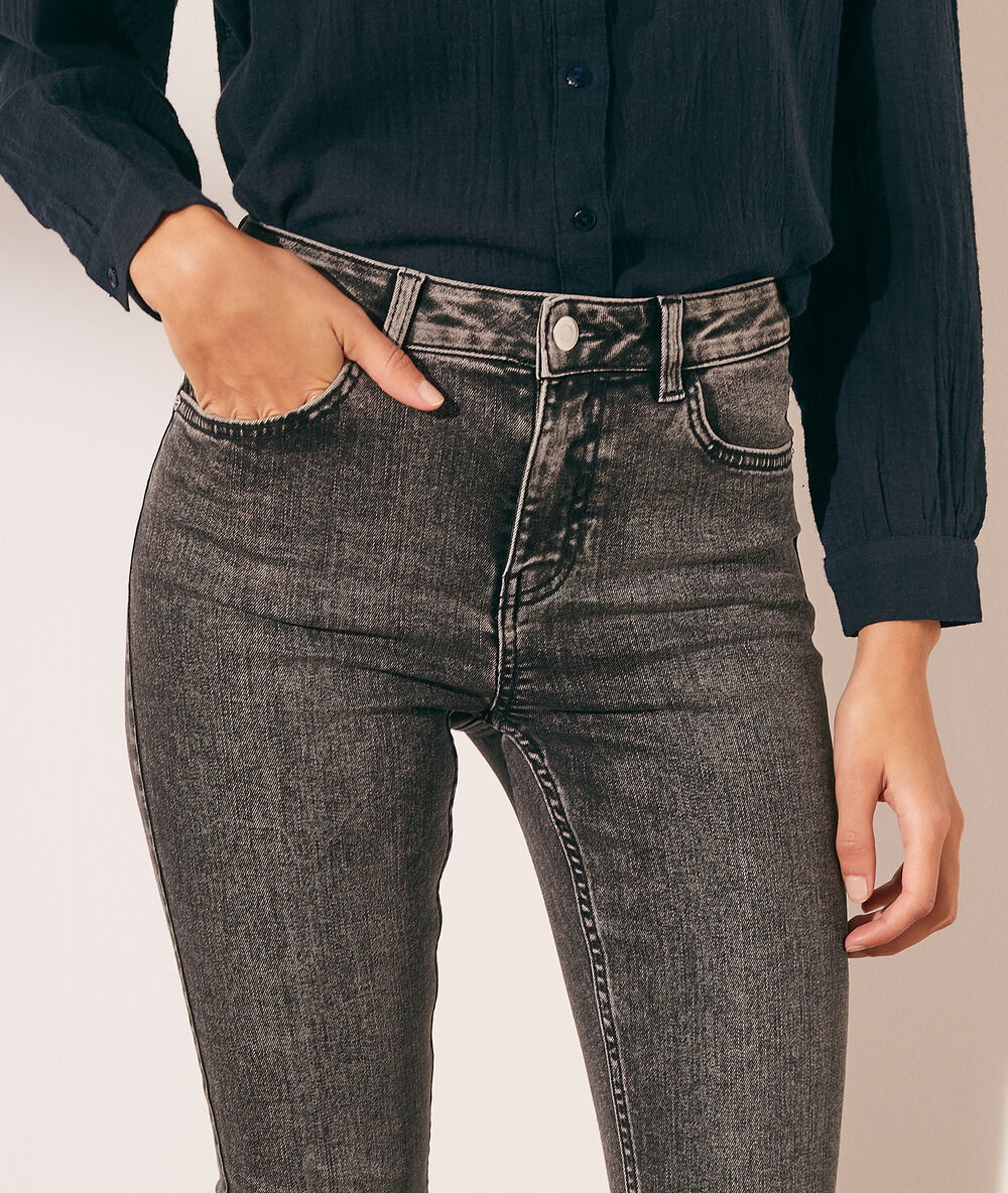 Jean skinny délavé anthracite.