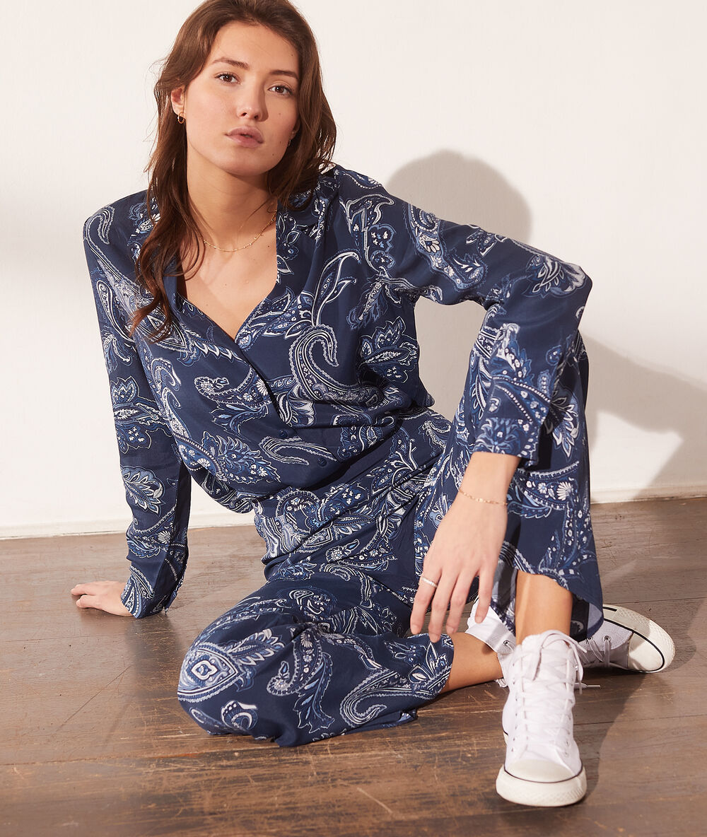Pantalon imprimé bandana bleu marine.