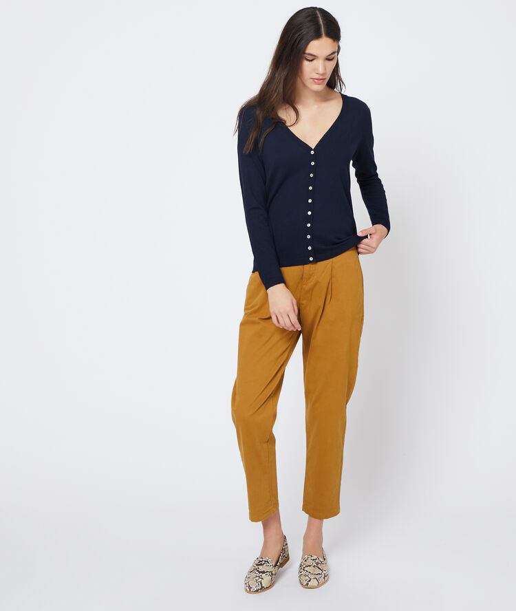 Gilet en maille fine marine.
