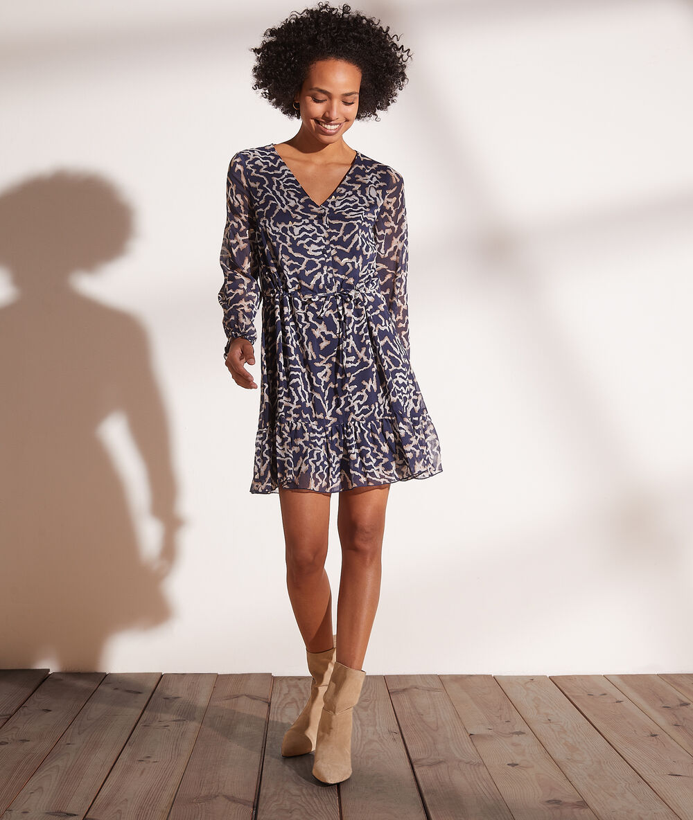 Robe fluide imprimé à nouer bleu marine.