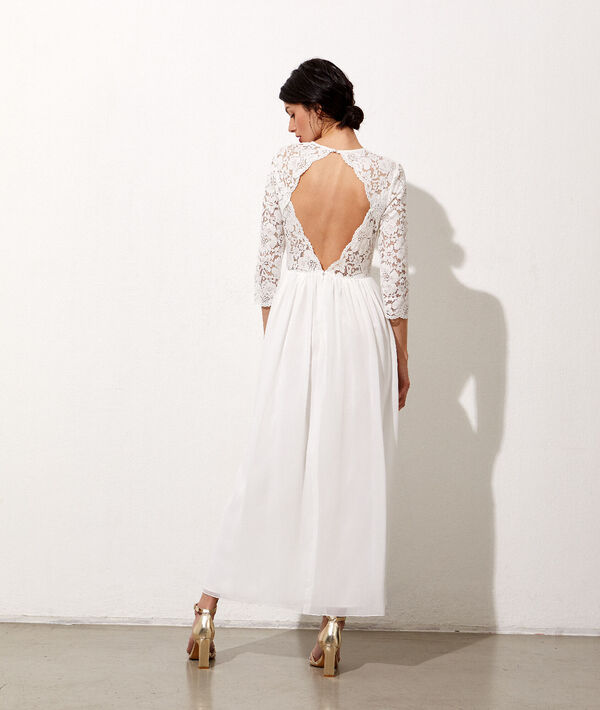 Robe dos ouvert en dentelle fleurie Robe dos ouvert en dentelle fleurie