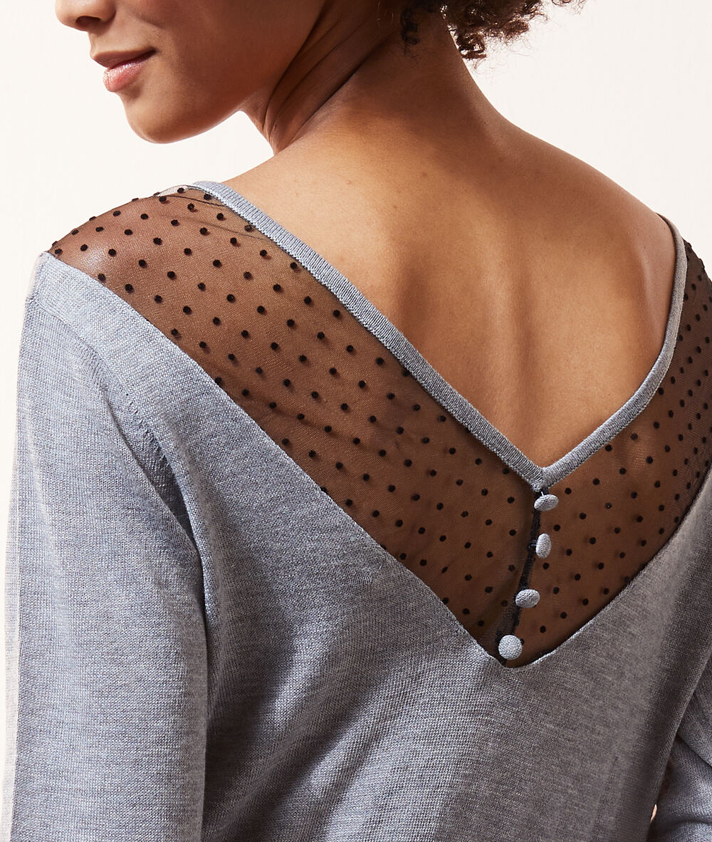Pull détails tulle à pois gris chine.