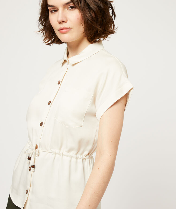 Chemisier à nouer beige rose.