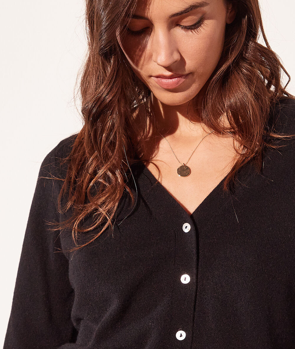 Gilet en cachemire noir.
