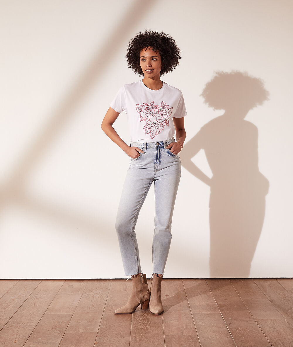 T-shirt avec roses brodées floral.