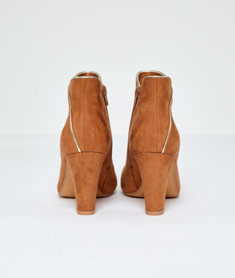 Bottines à talon effet daim camel.