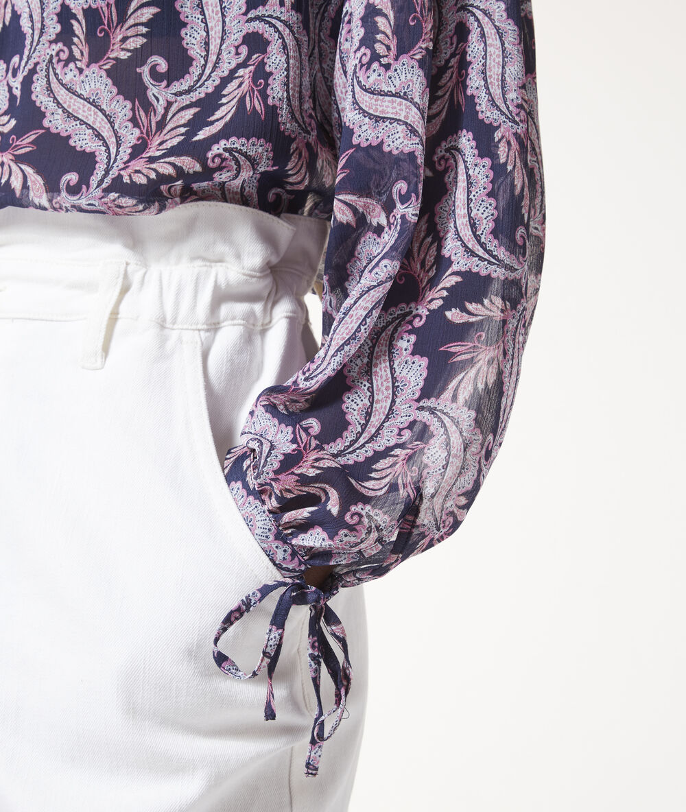Blouse imprimée prune.