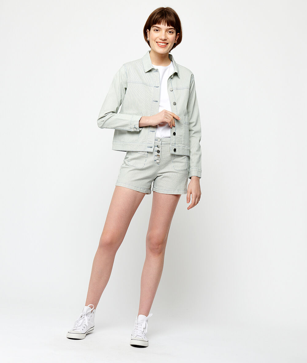 Veste en jean rayée ciel.