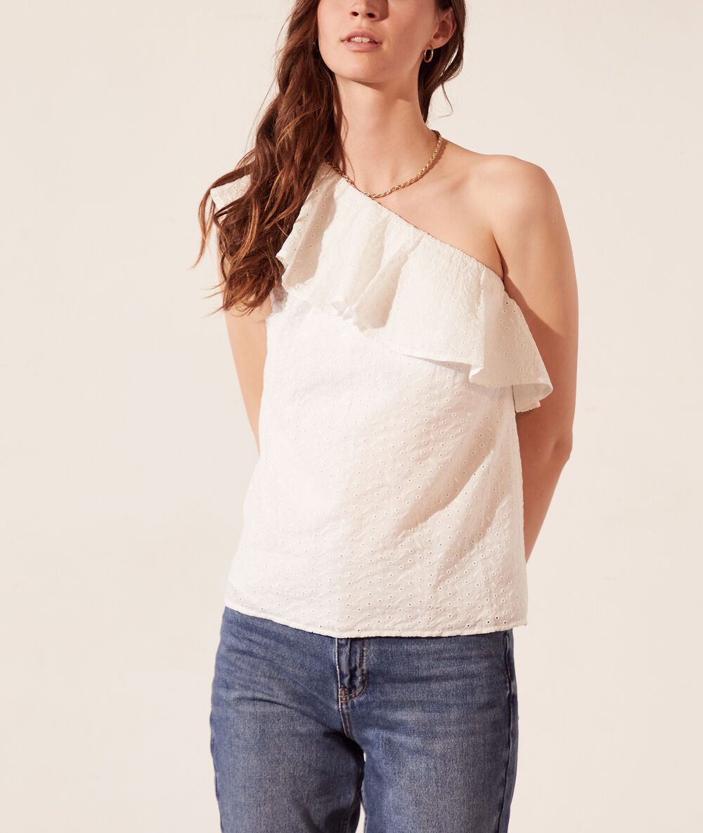 Top asymétrique à volants broderie anglaise ecru.
