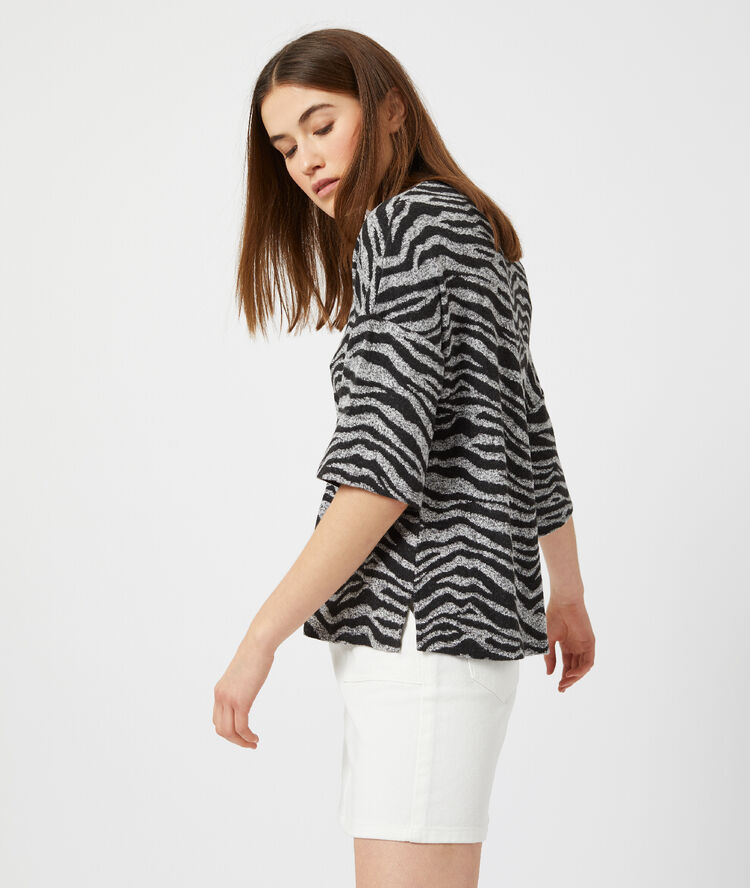 T-shirt maille douce à imprimé zèbre gris chine moyen.