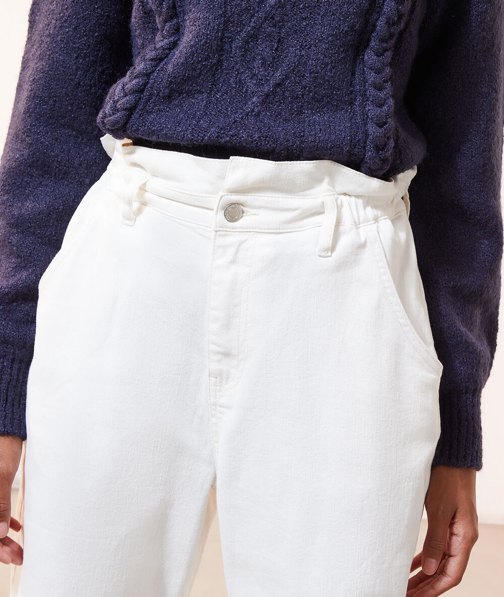 Pantalon large taille haute ecru.