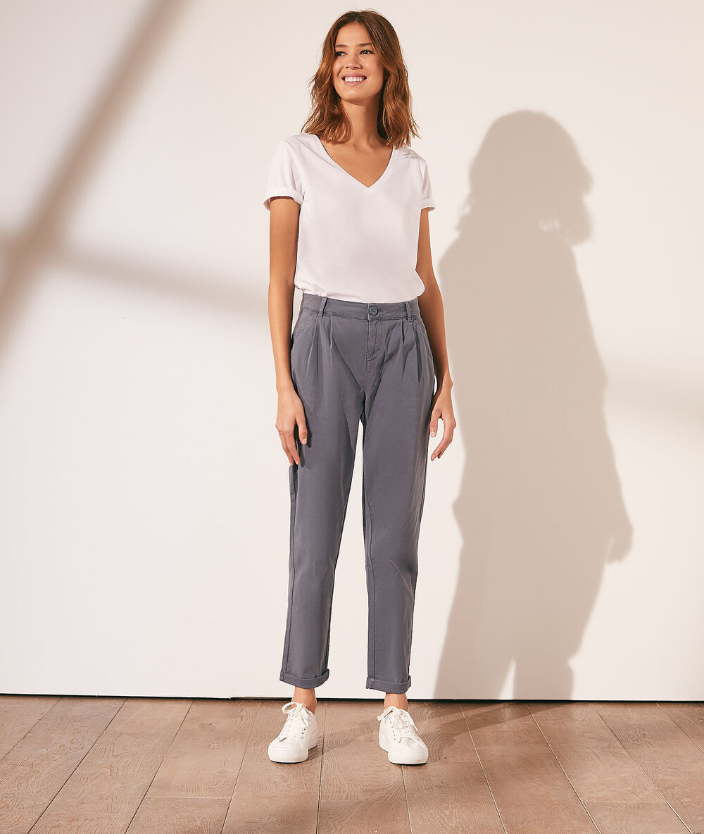 Pantalon chino charbon.