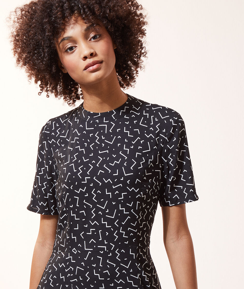 Robe longue imprimés graphiques noir.