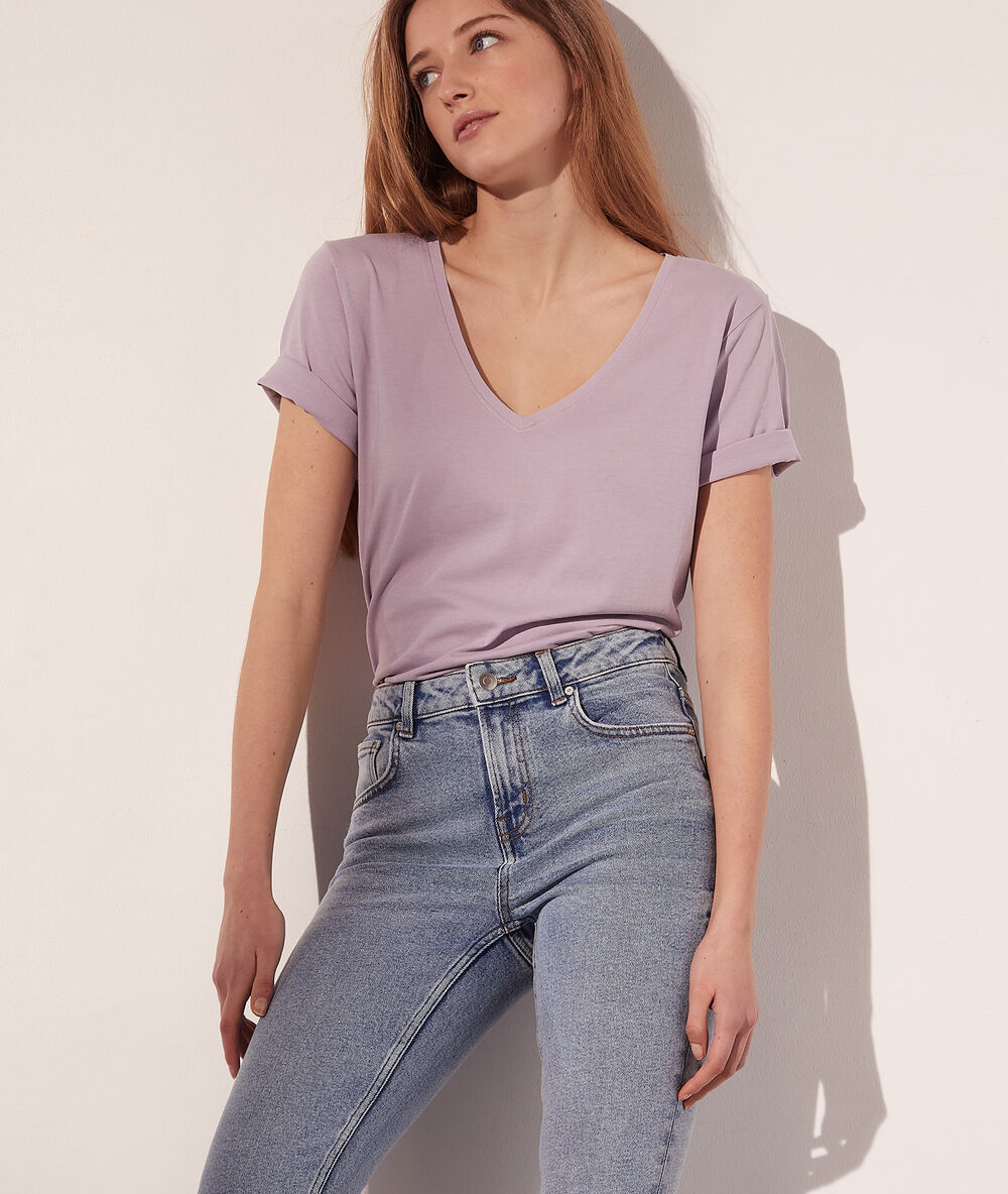 T-shirt col v lilas.