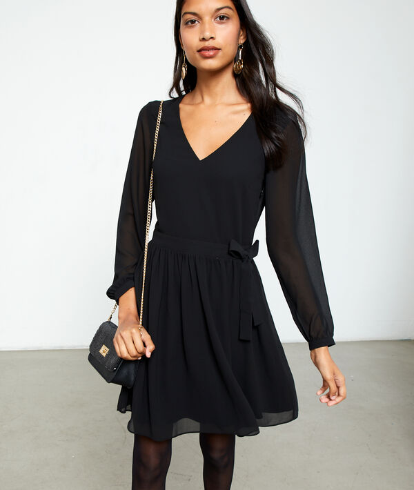 Robe nouée effet transparent noir.