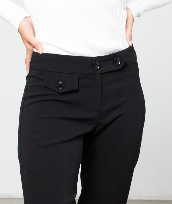 Pantalon carotte à pince noir.