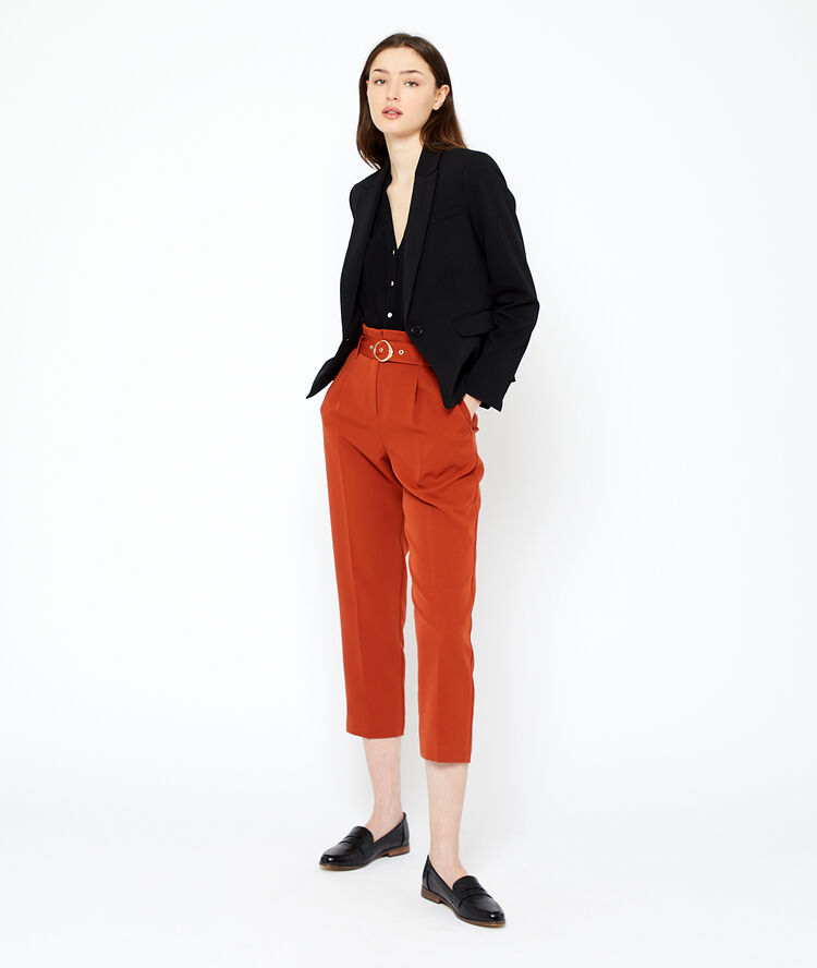 Blouse boutonnée noir.