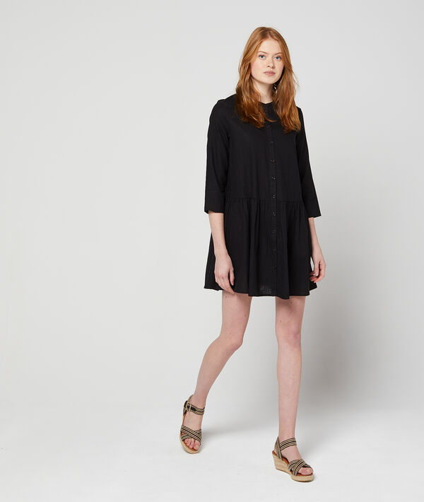 Robe chemise fluide noir.