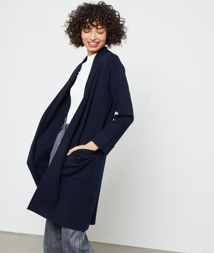 Gilet long à poches marine.