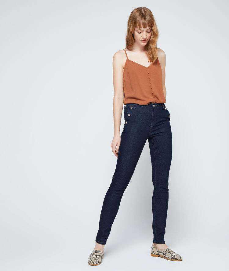 Jean slim détails boutons brut.
