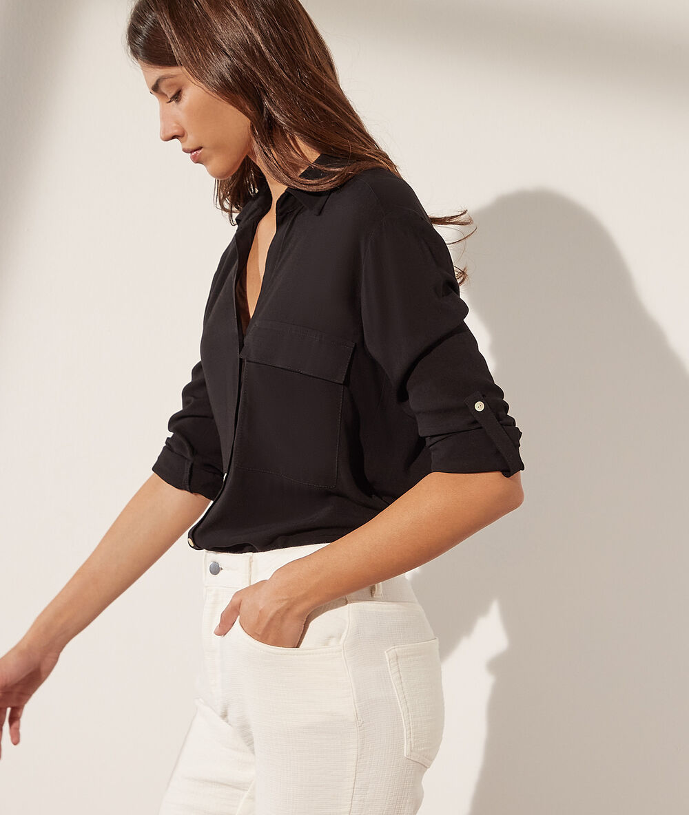 Chemise avec poche noir.