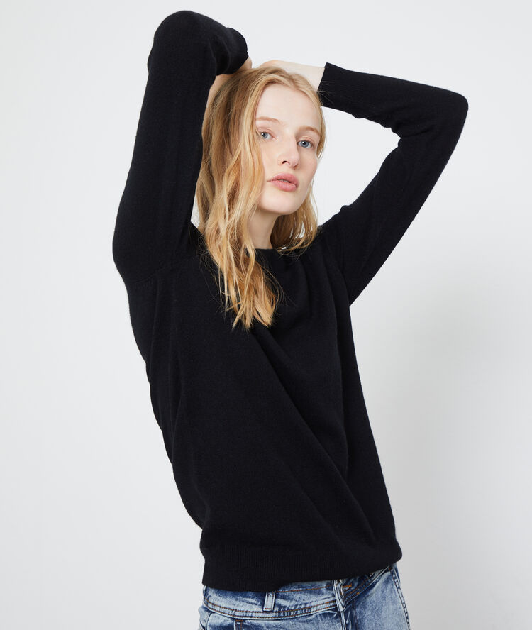 Pull col bateau en cachemire noir.