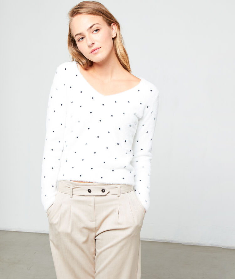 Pull à pois en maille fluffy ecru.