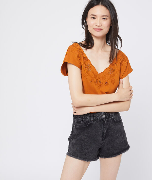 T-shirt décolleté brodé T-shirt décolleté brodé