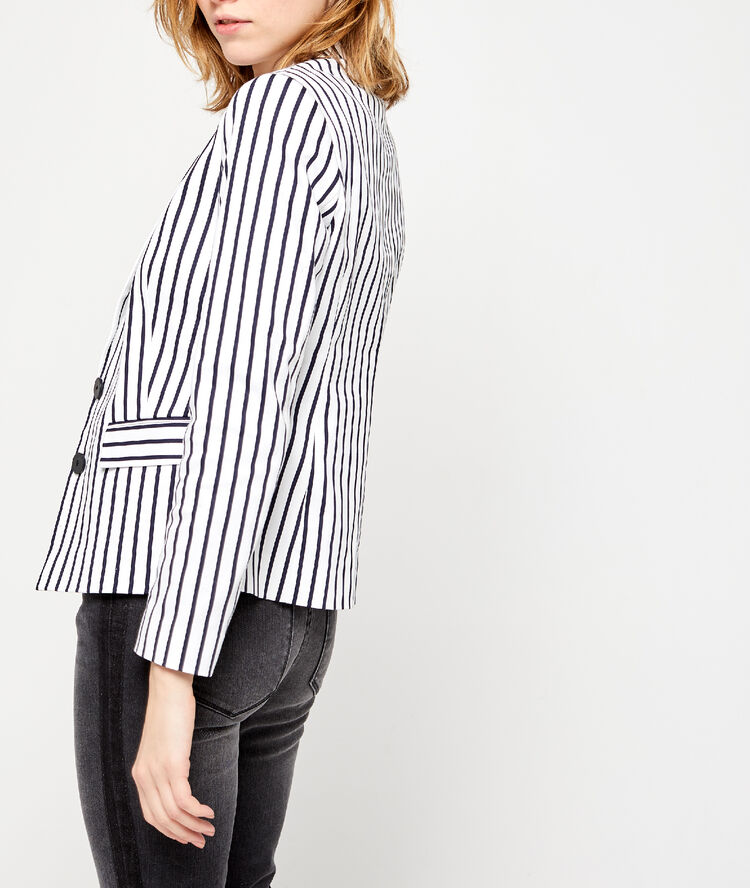 Veste de tailleur à rayures ecru.