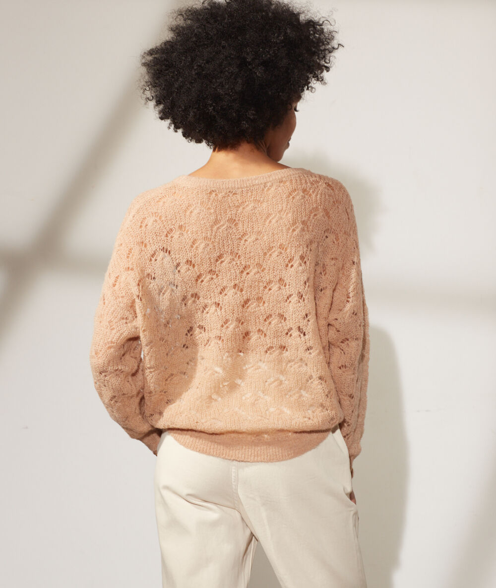 Pull en maille ajourée camel.