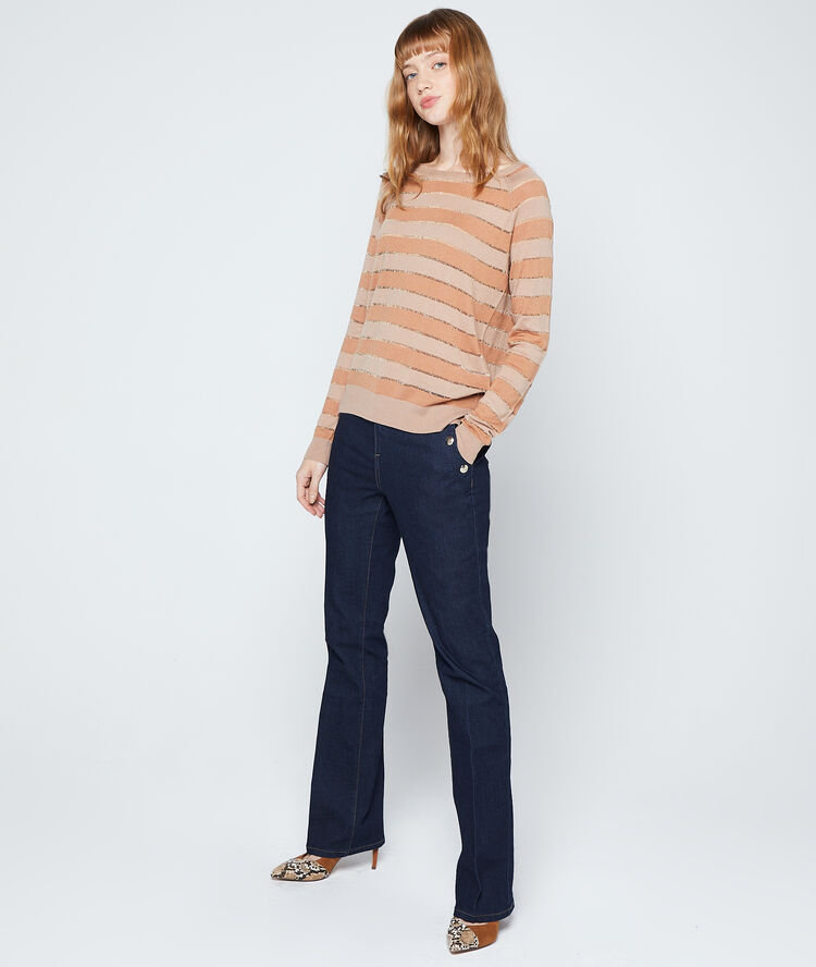 Pull à rayures et fils métallisés beige rose.