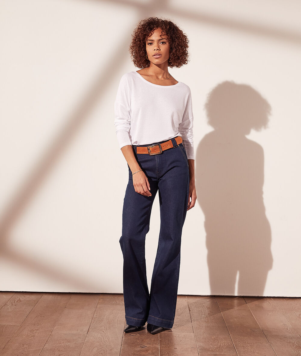 Pull avec dentelle dans le dos ecru.
