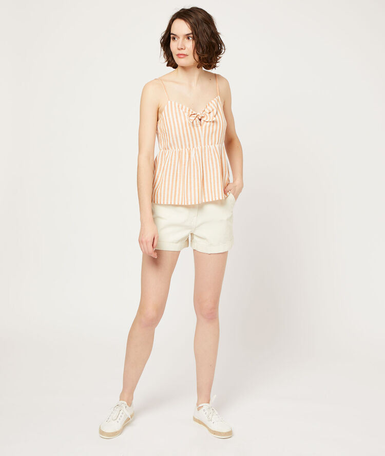 Short à pinces ecru.