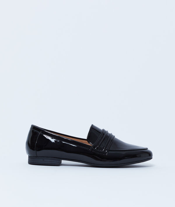 Mocassins vernis noir.