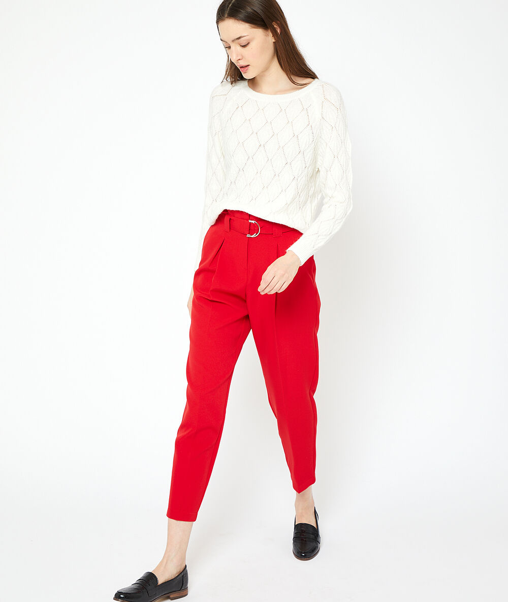 Pull en maille pointelle ecru.