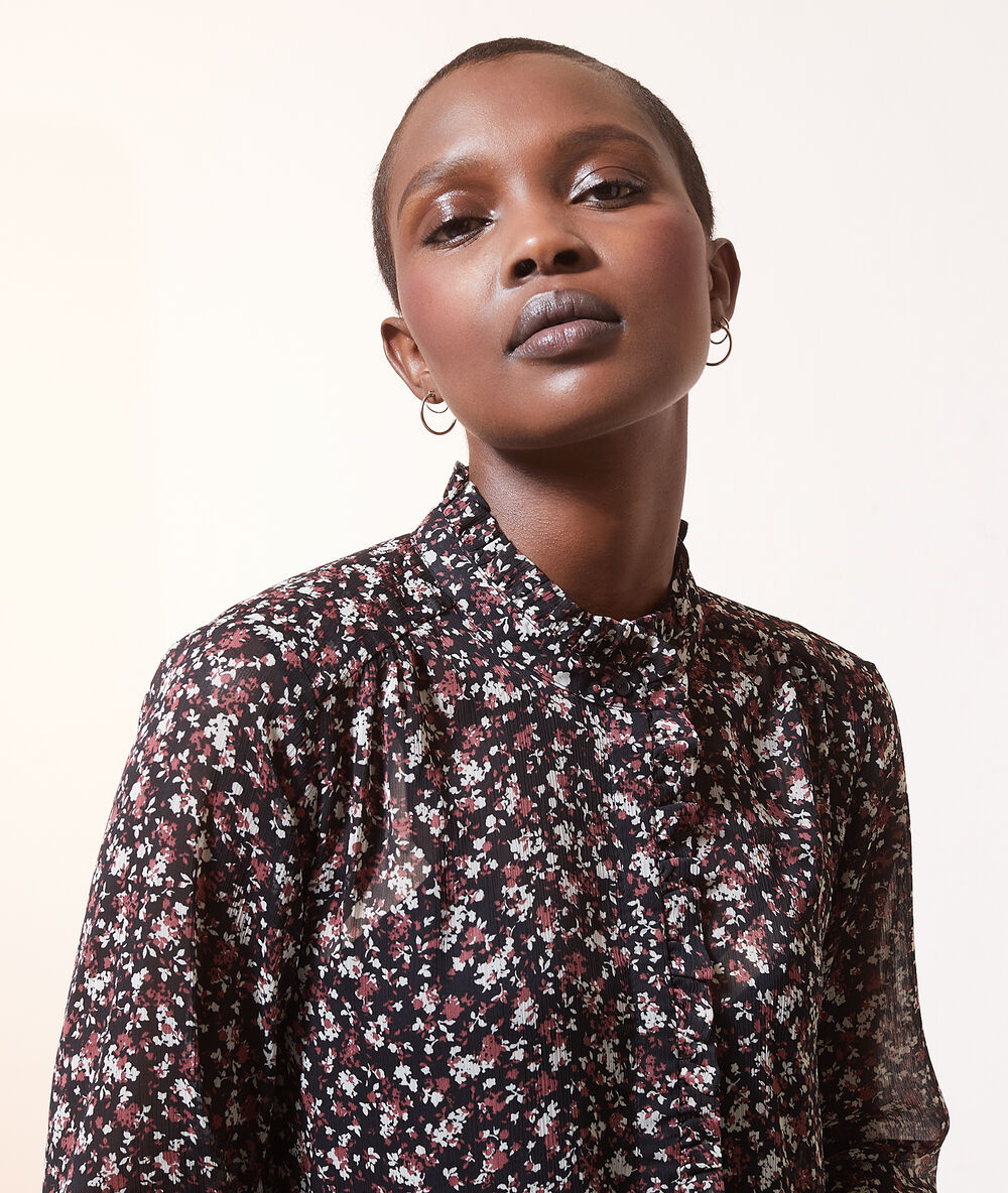 Robe fluide imprimé fleuri noir.