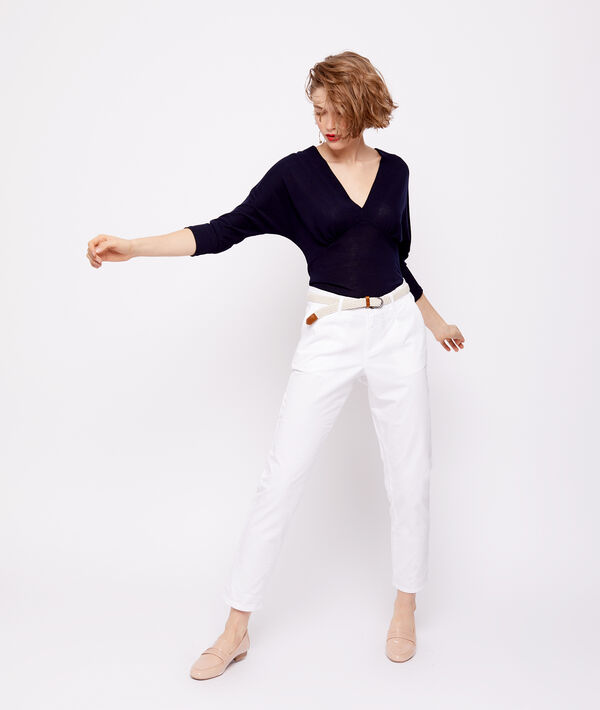 Pantalon court ceinturé en coton bio blanc.