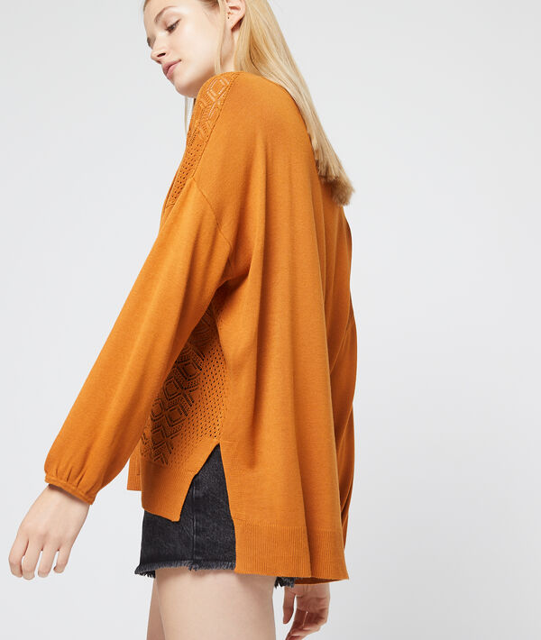Pull en maille fine à guipure epice.