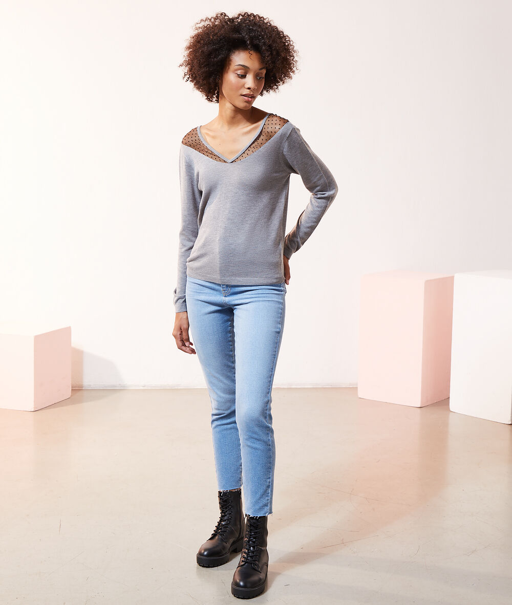 Pull détails tulle à pois gris chine.