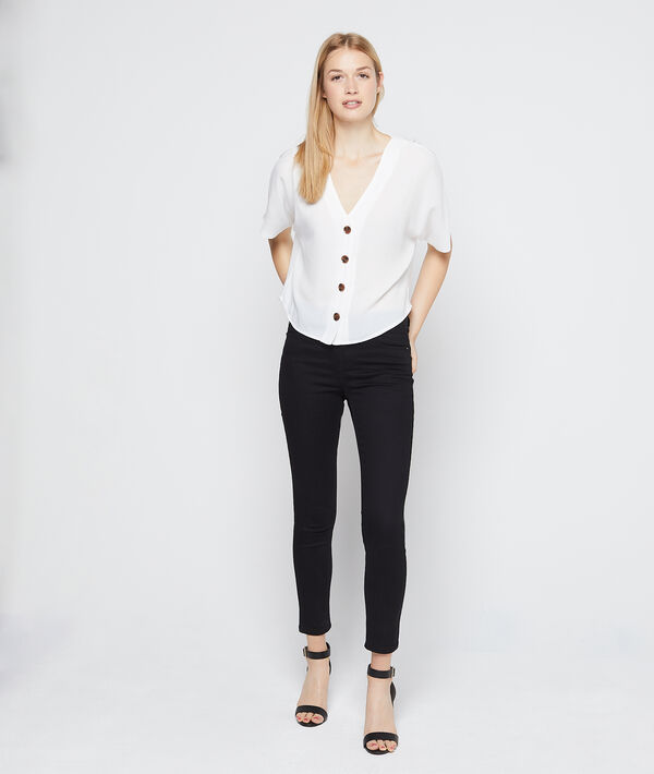 Blouse col v à boutons ecru.