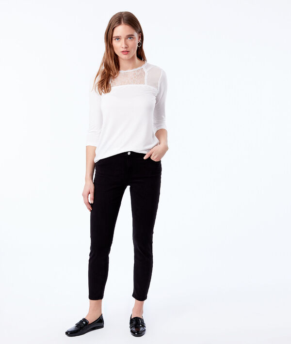T-shirt à décolleté guipure T-shirt à décolleté guipure