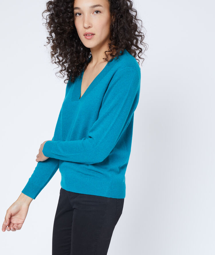 Pull col v en cachemire turquoise.