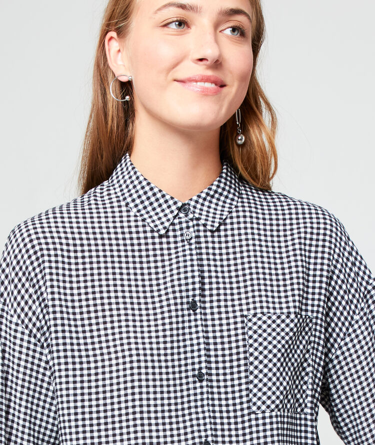 Chemise à imprimé vichy noir.