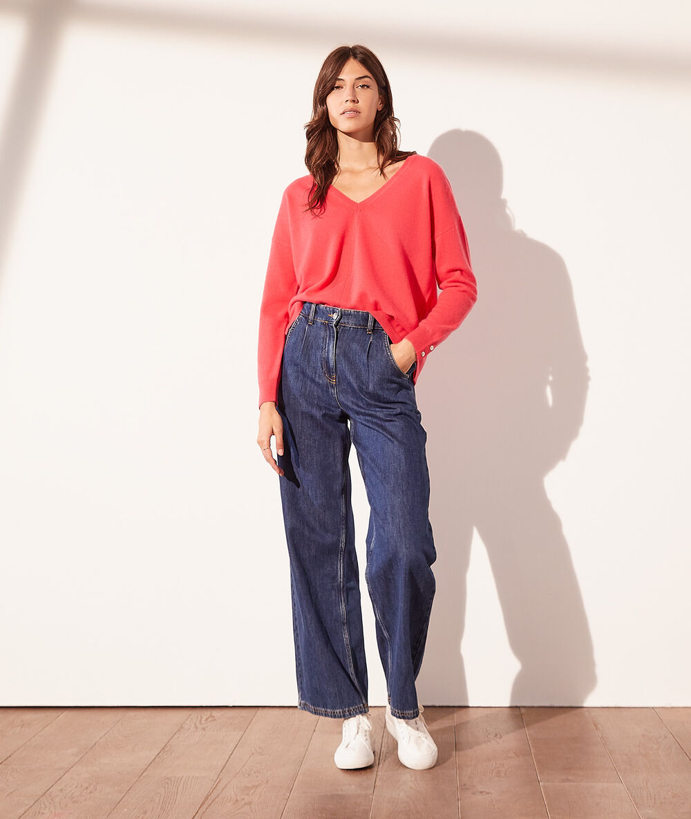 Pull col v en cachemire peach.