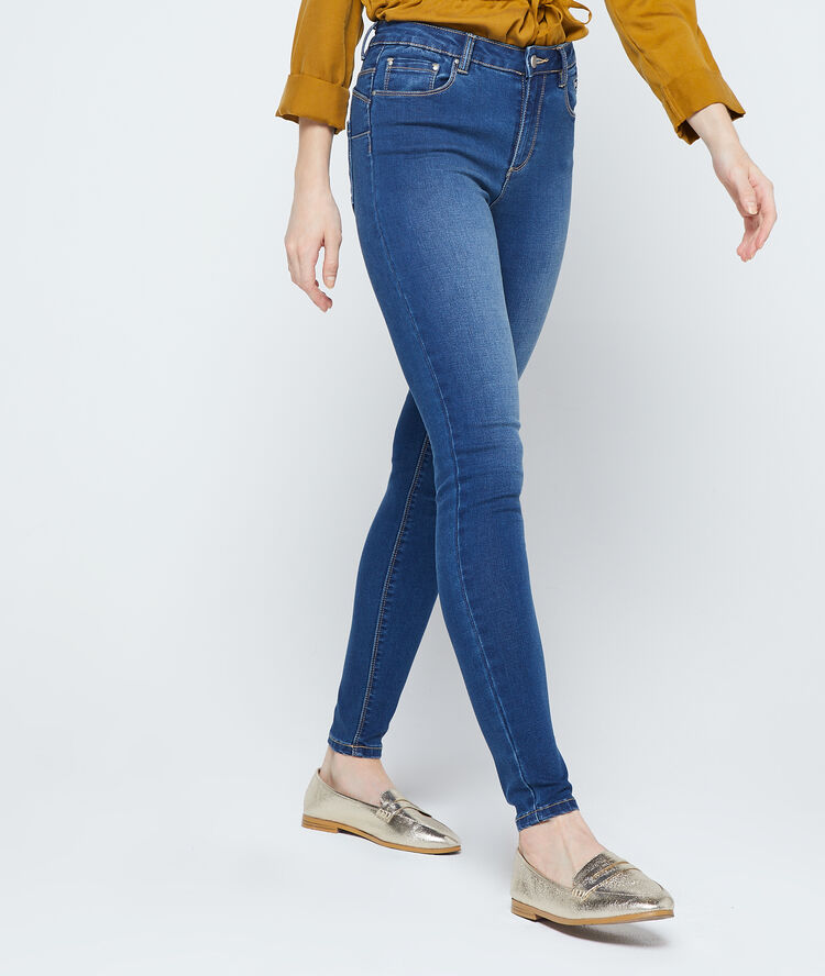 Jean slim effet push up brut.